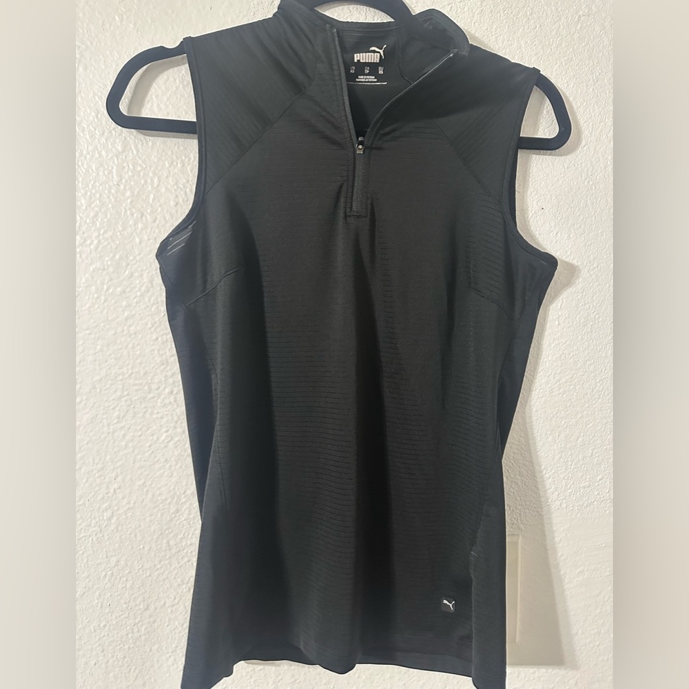 Black Sleeveless Women's Golf Top